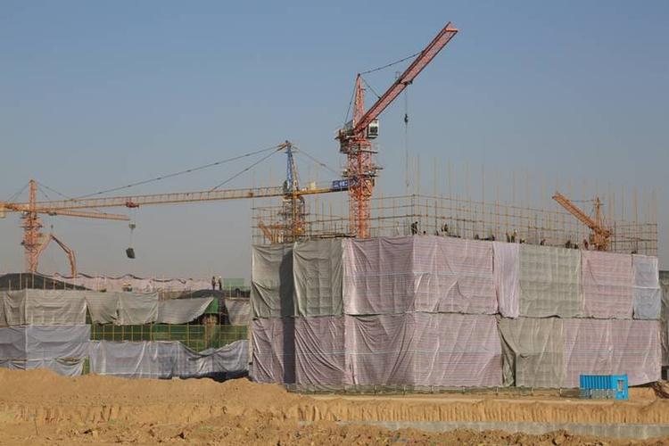 強(qiáng)化冬季施工防護(hù)措施，確保工程建設(shè)質(zhì)量與安全